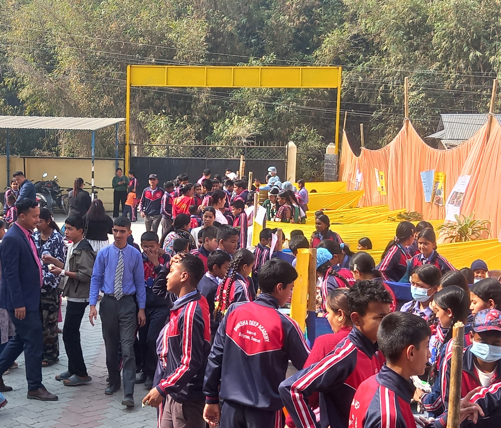 इटहरीको शिक्षादिप एकेडेमी स्कुलमा फुस्ट फेस्टिभल