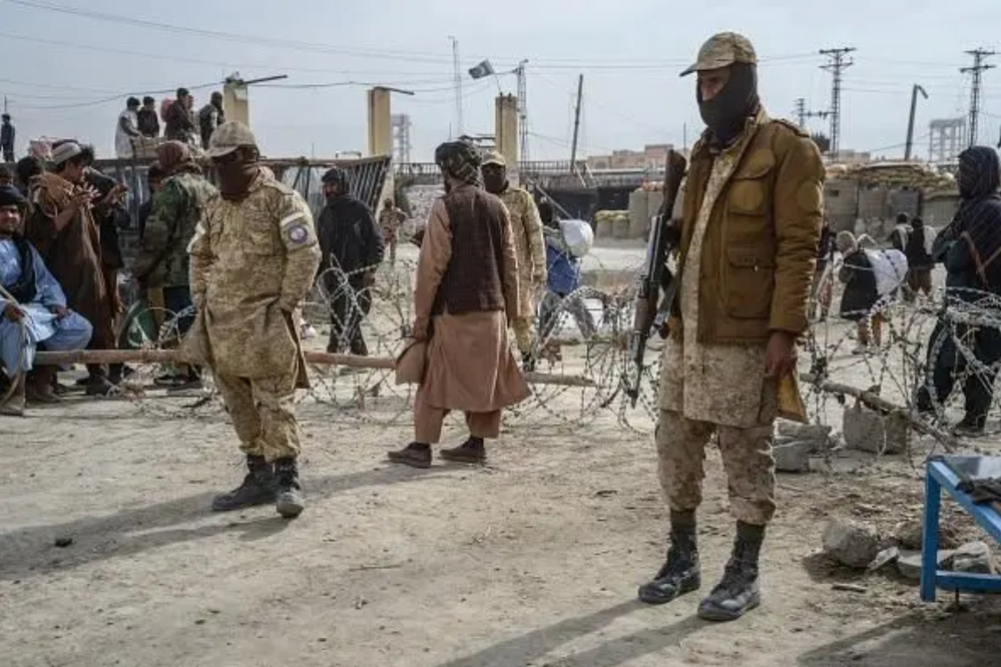 पाकिस्तानले अफगानी तालिबानविरुद्ध खुला युद्धको घोषणा