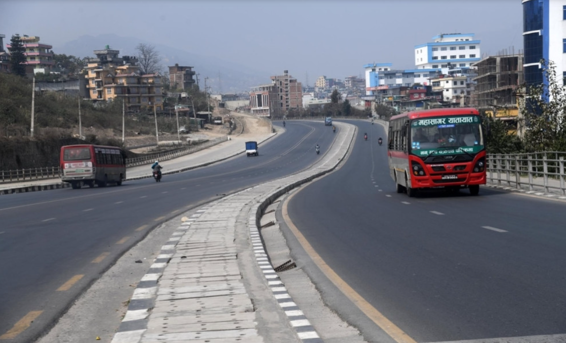 होली र निर्वाचनका कारण काठमाडौं उपत्यकाको सडक सुनसान:२० दिनमा ८ लाख ८४ हजार ९५ जना यात्रु बाहिरिएका