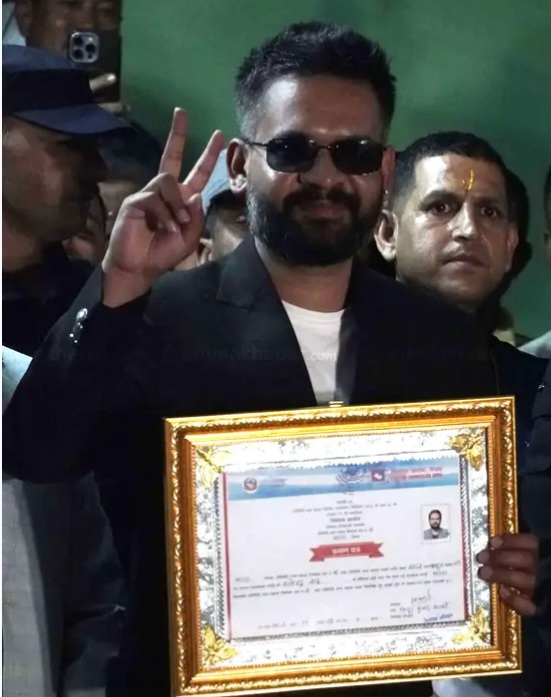 बालेनले निर्वाचित भएको प्रमाणपत्र ग्रहण गरे