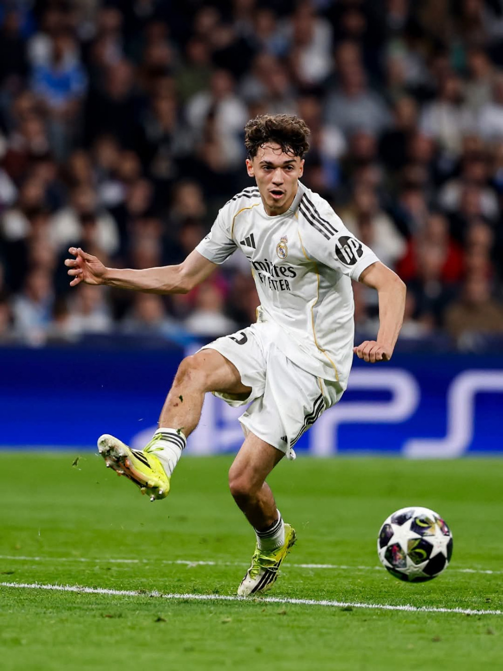 भाल्भेरडेको ह्याट्रिकमा रियल म्याड्रिडको जोरदार प्रदर्शन: म्यानचेस्टर सिटीलाई ३–० ले पराजित